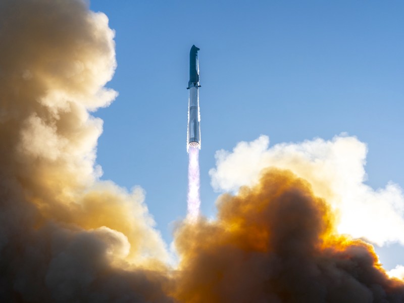 Starship IFT-7 liftoff