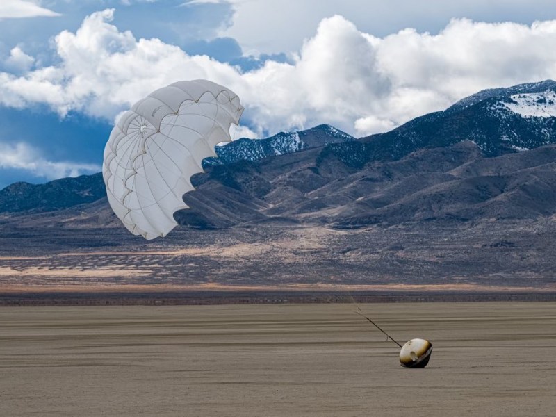 Varda capsule landing